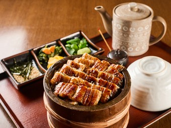 炭焼きうなぎをとことん楽しむ『ひつまぶし』