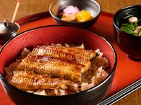 お店こだわりの炭火焼きうなぎを、少しリーズナブルに楽しめるメニュー。