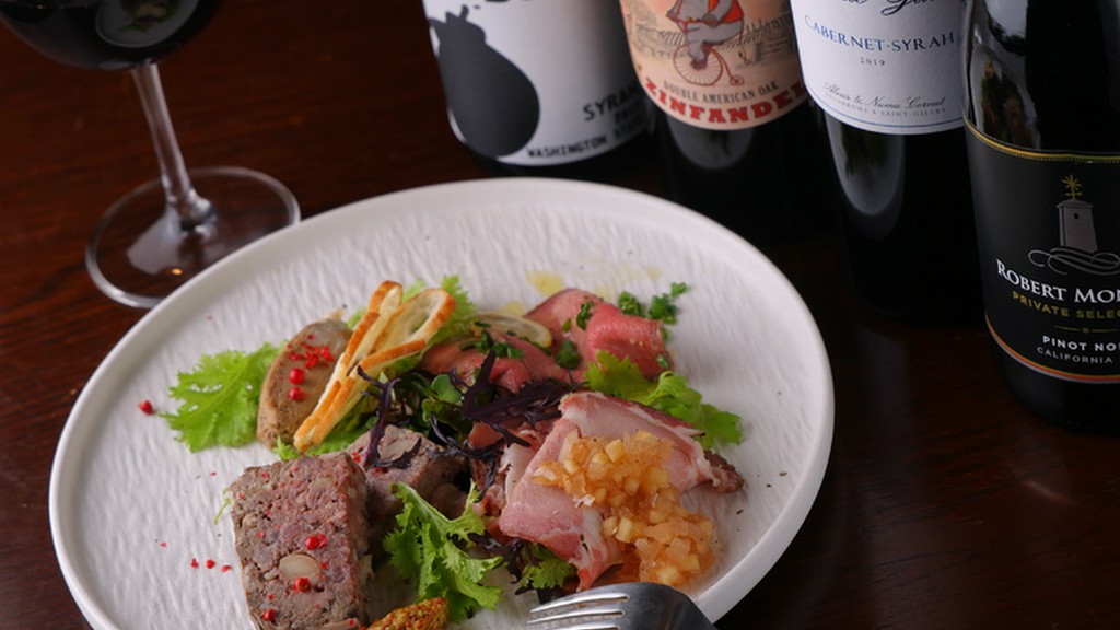 駅近の喧騒から離れて静かに憩える、知る人ぞ知る名ビストロ