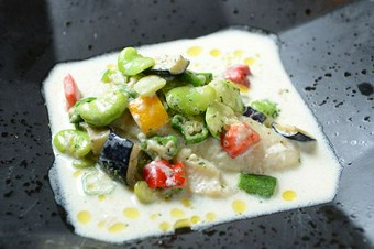 白身魚のムニエル　そら豆と彩野菜のクリームソース