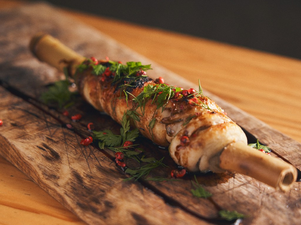 竹に巻いた『太刀魚の炭火焼き』