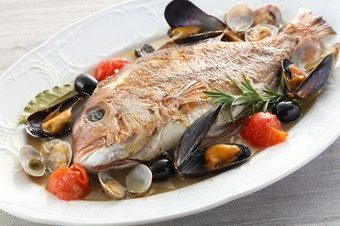 本日の白身魚と魚介のアクアパッツァ