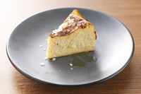 Basque Cheesecake
表面は香ばしく、中はとろり濃厚