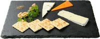 季節によって様々なチーズを世界各国からご用意。シェフおまかせチーズ３種。