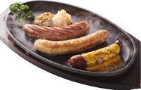 最高級のハーブやスパイスだけを使用した自慢のオリジナルソーセージ盛り合わせです。