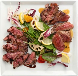 食べ比べビーフサーロイン とハラミの２種ビステッカ