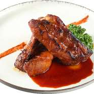 骨付きポークスペアリブの オーブン焼き <2piece>