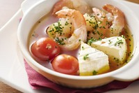 Shrimp and Camembert Cheese Ajillo
ぷりぷり海老ととろけるチーズの相性抜群