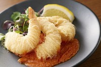 Crispy Kadaif-Wrapped Shrimp with Paprika Sauce
サクサク食感と海老の甘みと楽しんで
