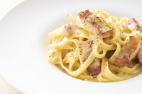 Roman-Style Carbonara
卵とチーズのコクを楽しむ本場ローマ仕立て