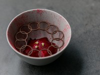 OMOTENASHI　
前菜1
前菜2
前菜3
ブランマンジェ
「The Sea」スペシャリテのブイヤベース
肉料理
デザート
お茶菓子
Chefオリジナルのフレーバーティー