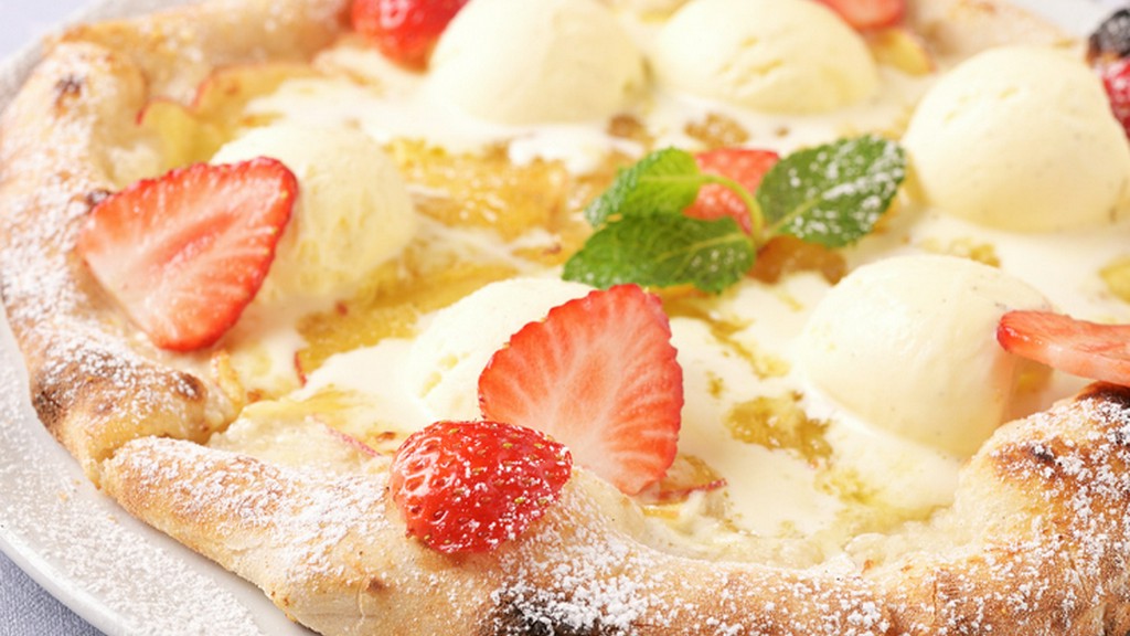 りんごとハチミツ、リコッタチーズのピッツァ