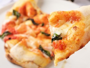 ナポリを再現するため取り寄せた、現地の職人たちに愛される素材