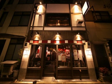 古民家を改装したアンティークな隠れ家で楽しむワインとチーズ