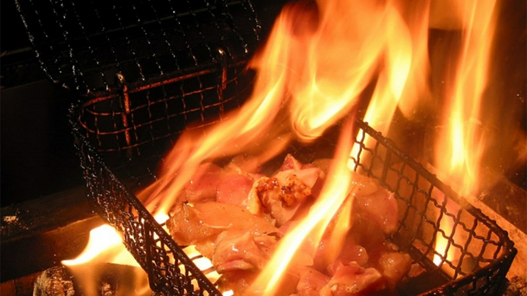料理に合わせて素材の持ち味を活かすため、地鶏を吟味