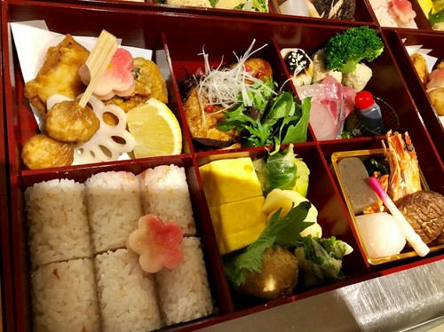 お持ち帰りお弁当（要：三日前までのご予約）