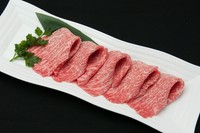 赤身でさっぱり。ポン酢が合う薄切りお肉です。