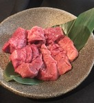 タンらしくないタンの部分。カットの仕方も違う個性的なタンです。
味噌で食べてもご飯にもお酒のおつまみにも合います。