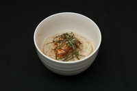 女性の方にも食べやすいハーフサイズです。