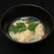 優しい味のスープはお子様にも。