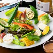 旬の野菜の本来のおいしさが存分に引き出された『季節のサラダ』