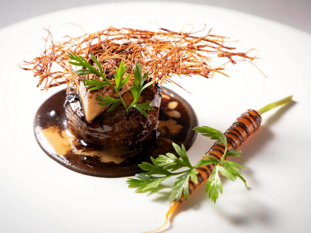 現代的な解釈を加えることで王道がいっそう輝く『東通牛＆黒トリュフ』