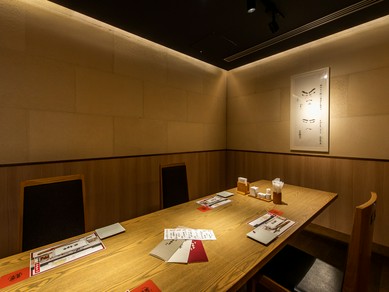 どんなシーンでも！プライベートな時間が過ごせる広々個室