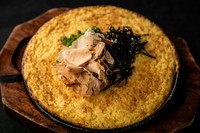 赤と白のコントラストに目が奪われる！熊本直送『馬刺し』