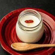 うまや特製　杏仁豆腐