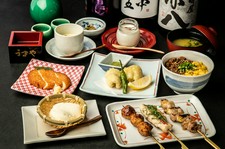 「赤坂うまや」創業以来の人気コース。ヘルシーな食材である鶏を中心とした料理構成で、量はあえて少なめ。