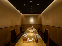 九州の定番料理と自慢の炭火焼きを楽しめ、最後に五島うどんで〆る赤坂うまや新宿ならではの定番コース
