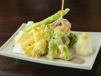 四季折々の味覚に出合える『季節の天ぷら』