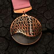 生産者の方の思いを馳せられるような一皿をと、地産地消を大切にシェフが織りなす極上の一皿。令和6年度農林水産省料理人顕彰制度「料理マスターズ」のブロンズ賞も受賞されたシェフの逸品料理に至福のひと時です。