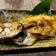 同僚との食事会・女子会などの楽しい一時にも最適。気取らない雰囲気の店内で、会話を弾ませてみませんか。高級食材のどぐろなども少しリーズナブルに楽しめることも魅力です。