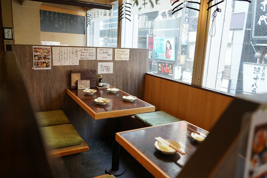 初めてでも気兼ねなく利用できる、全36席のくつろぎ空間