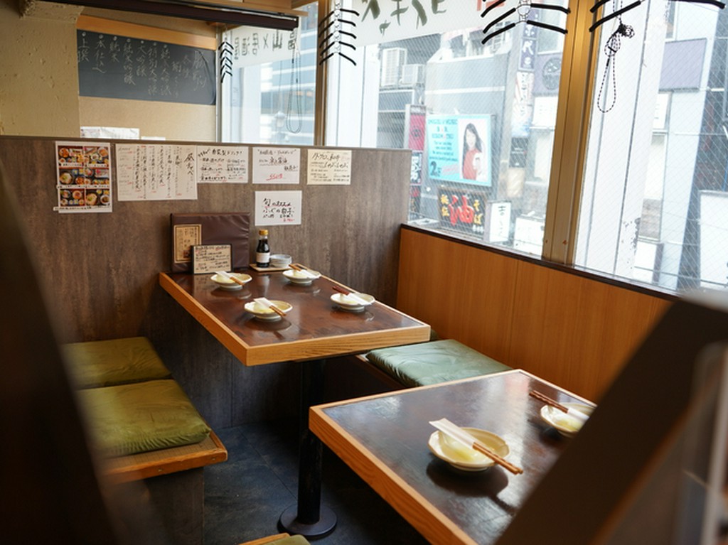 初めてでも気兼ねなく利用できる、全36席のくつろぎ空間