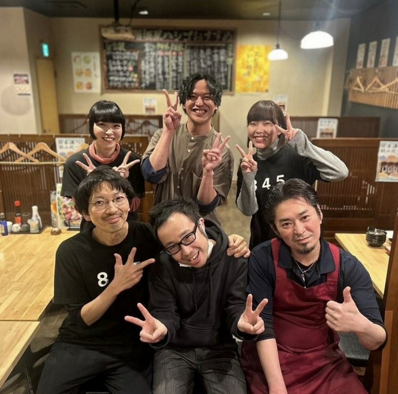 抜群のチームワークでおいしい料理と元気を届ける