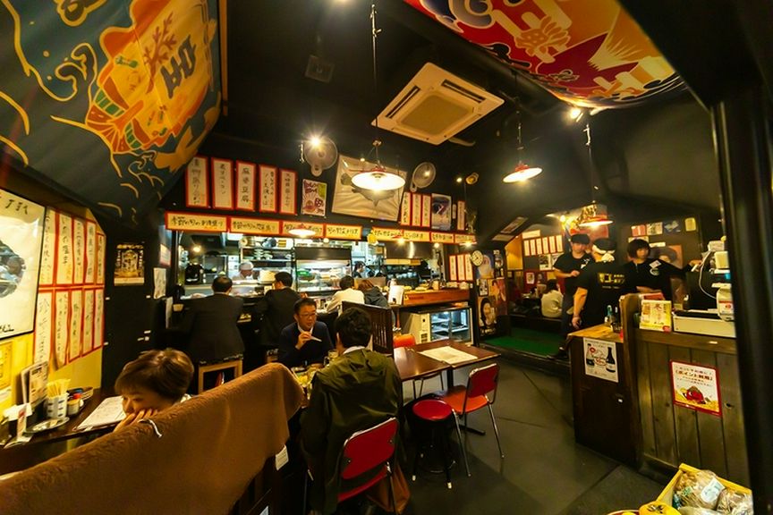 カウンター席あり