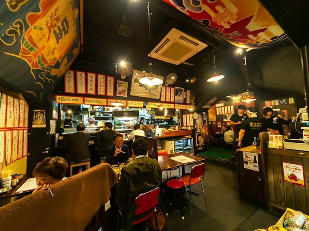 カウンター席あり