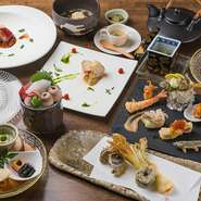 2階の一角にはプライベート感が高い個室を用意。1日1組限定で最大4名様までが落ち着いてくつろげます。人気が高い席なので、早めの予約がオススメです。