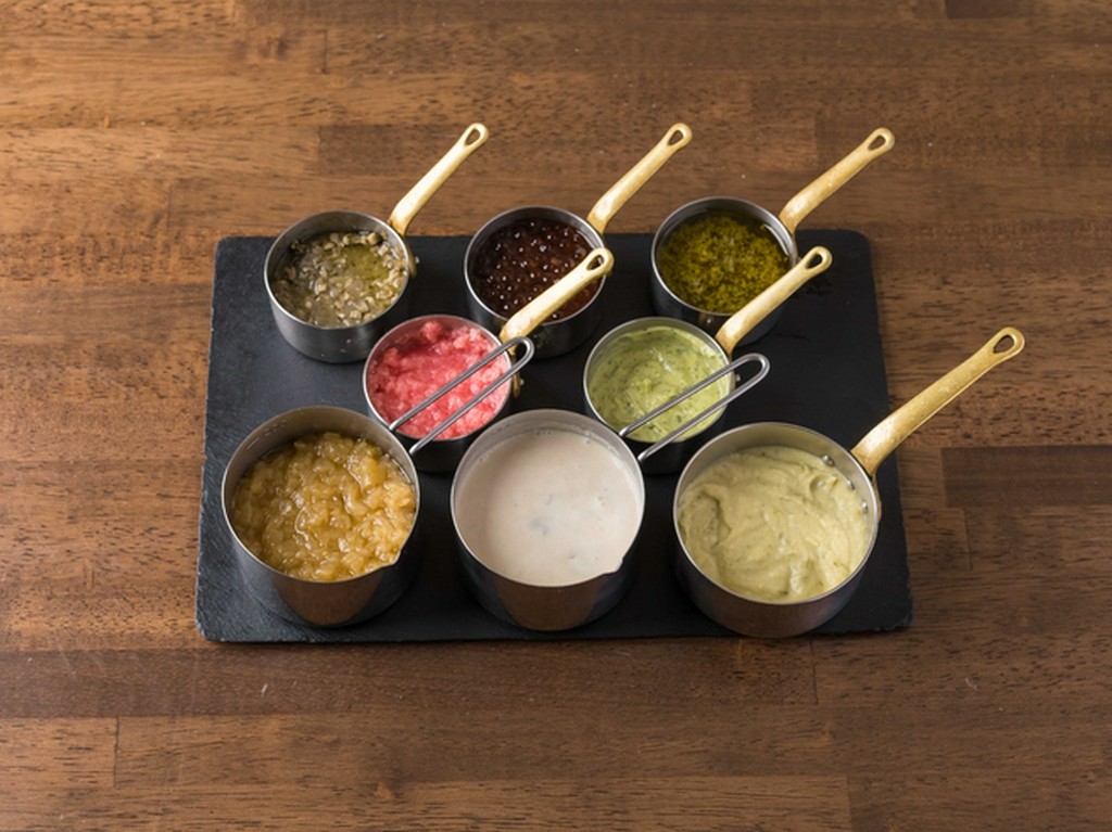 イタリアンの要素を加えたソースが評判