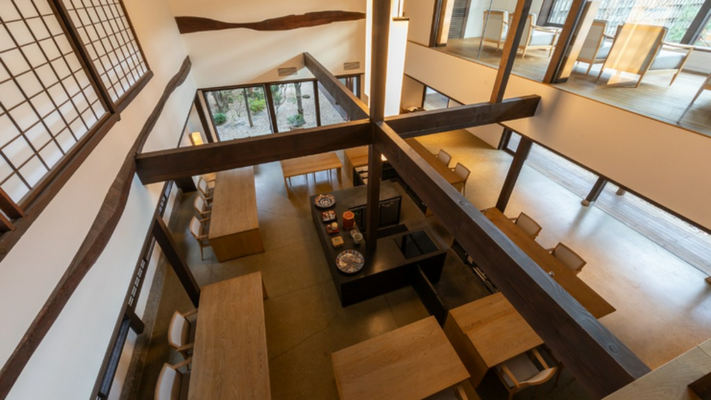 豪商・堀内家邸宅を、現代的なくつろぎ空間へとリノベーション