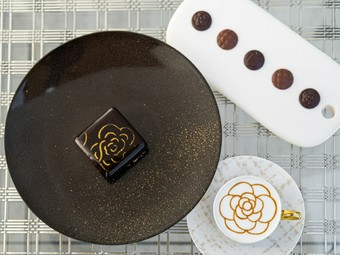 キュートでありながら品のある佇まいと奥深い味わいが調和するティーセット『カメリア』