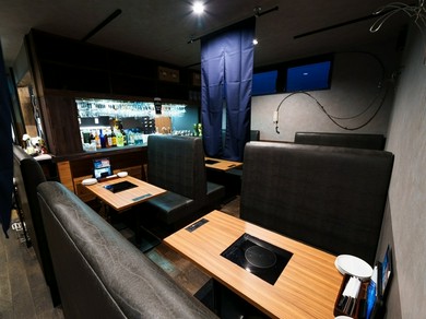 2階フロアは全席ソファー席。6名様個室も完備◎