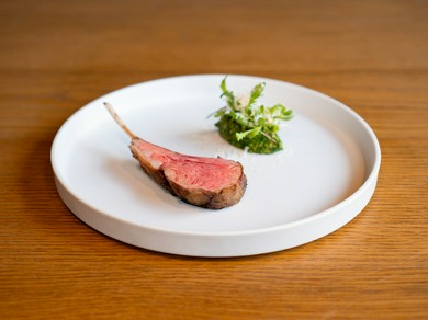 ラム肉好きも絶賛！パスチャーフェッドラムの『プレミアムラムチョップ』(2本)