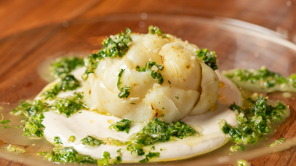 口の中で調和が広がる『百合根とカシューナッツ　豆乳ヨーグルトのソースとパクチーのオイル』