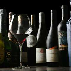 アイデア光る料理に寄り添う、種類豊富なワイン