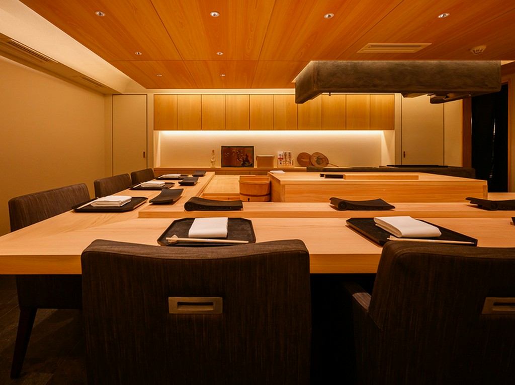 心を込めた鮨と温かな接客が、今日を忘れられない時間へと変える