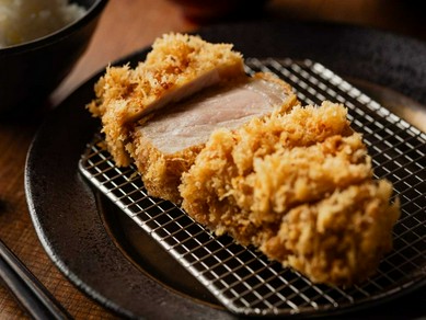 上も並もなく、特上のみ。『特上ロースかつ』（200g）※ハーフサイズもあり