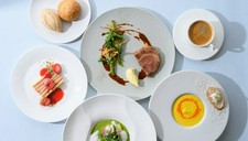 前菜・スープ・魚・国産豚ロースト・デザートと旬食材を使用した5品のコース